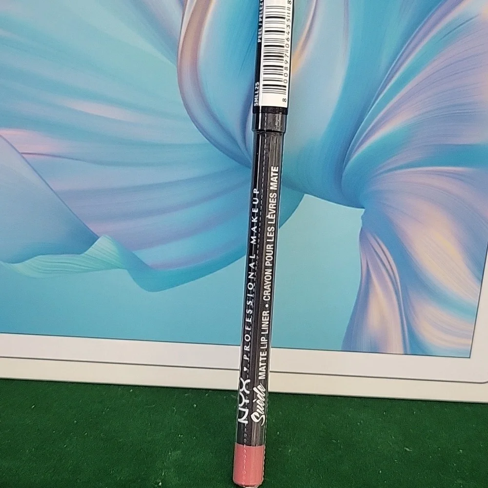 NYX Lip Pencil SMLL25 Whipped Caviar New Sealed Pencil